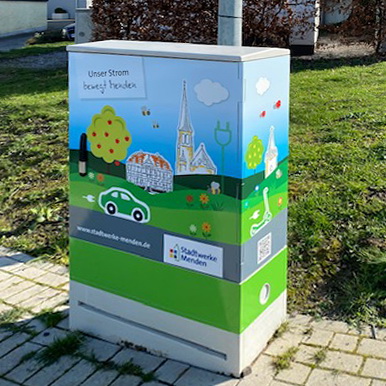 Beklebter Verteilerkasten - Unser Strom bewegt Menden
