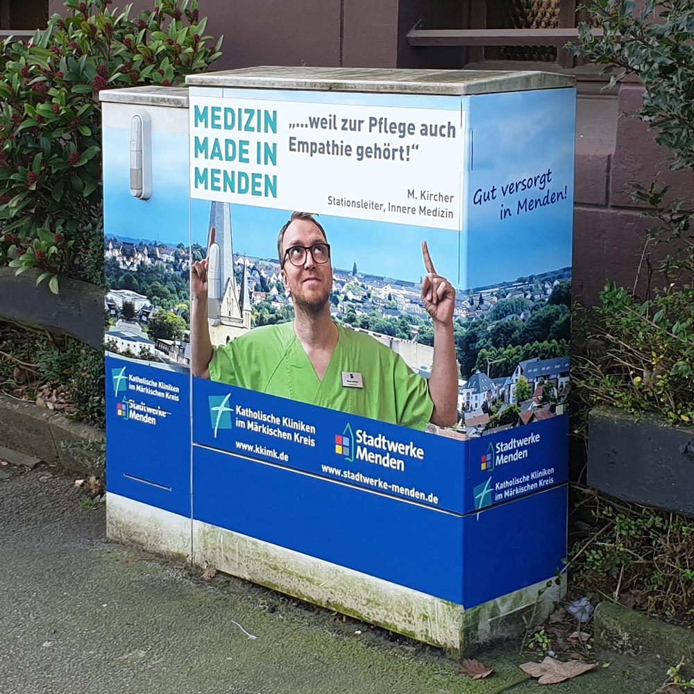 Beklebter Verteilerkasten - Medizin made in Menden