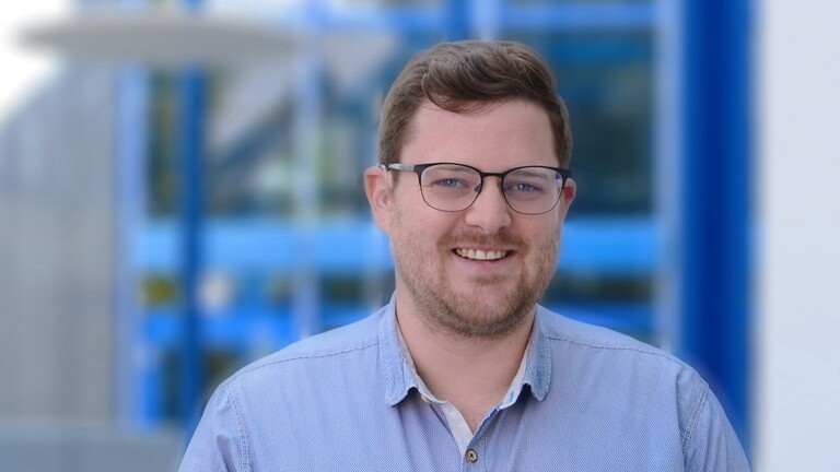 Portraitbild Tobias Bulitta