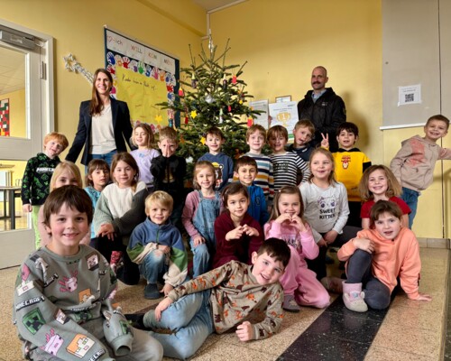 Bischof-von-Ketteler-Schule Lendringsen gewinnt Weihnachtsbaum-Wettbewerb 2025